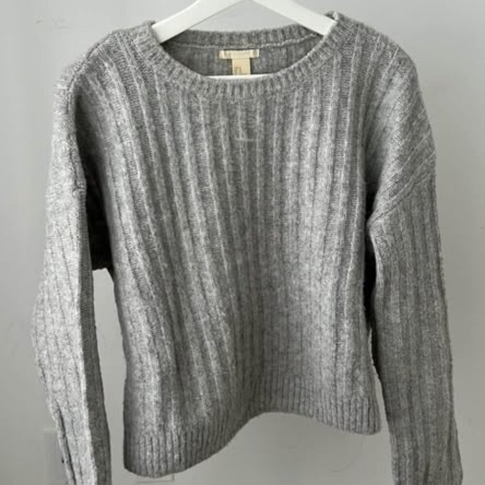 Grey sweater